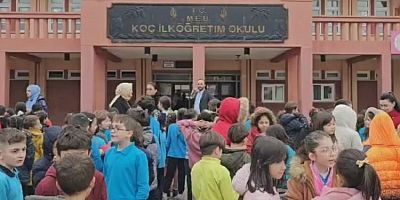 Bursa'da deprem sonrası sınıflar boşaltıldı