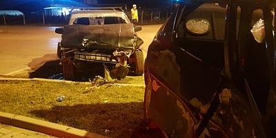 Bursa'da feci kaza! İki otomobilin çarpışması sonucu 5 kişi...