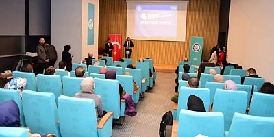 Bursa'da Felsefi Düşüncenin Serüveni Atölyesi mezunlarını verdi