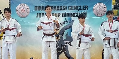 Bursa'da Osmangazili judocuların madalya coşkusu