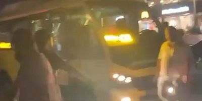 Bursa'da otobüs şoförü önündeki araç sürücüsünü bıçakladı!