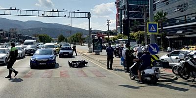 Bursa'da plakasız motosiklet sürücüsü kaçarken ortalığı birbirine kattı