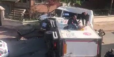 Bursa'da trafik kazasında kamyonet devrildi!