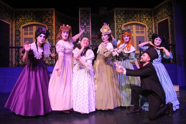 Bursa Devlet Tiyatrosu 2022'ye “Küçük Prenses” ve “Akide Şekeri' ile başlıyor