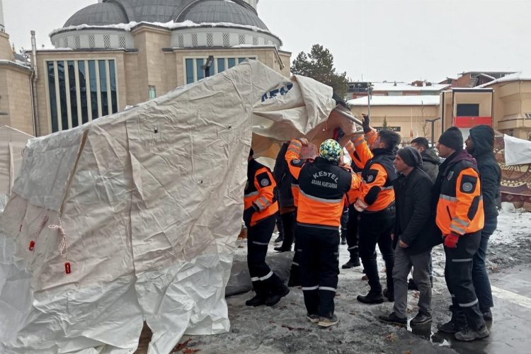 Bursa Kestel'in deprem bölgesine destekleri sürüyor