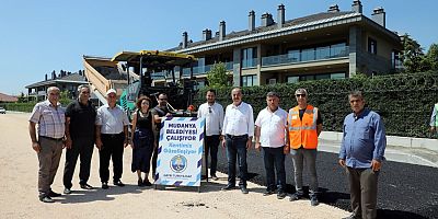 Bursa Mudanya yol yenileme ve asfaltlama çalışmalarını sürdürüyor
