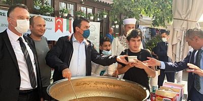 Bursa Osmangazi Belediyesi’nin Aşure Geleneği Sürüyor