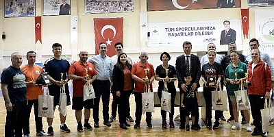Bursa Osmangazi'de Masa Tenisinde şampiyonlar belli oldu