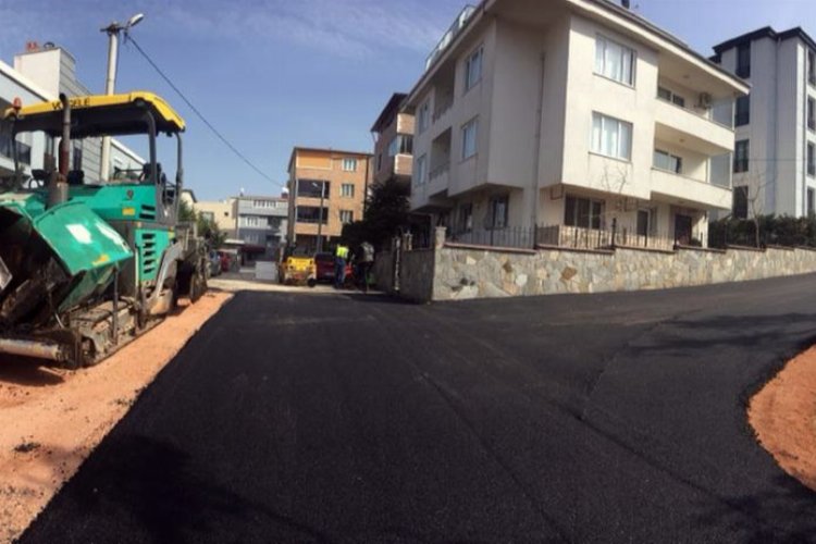Bursa Osmangazi’de asfalt mesaisi devam ediyor