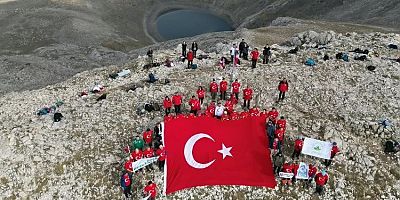 Bursa Osmangazili dağcıların ‘100. Yıl’ zirve tırmanışı