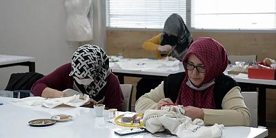 Bursa OSMEK kadınların yaşamına ışık tutuyor