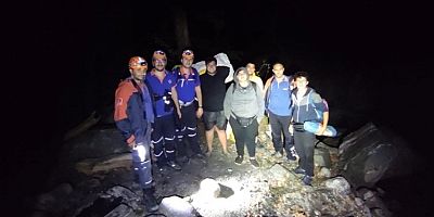 Bursa Uludağ'da kamp yaparken korkan 4 genci, 5 saat sonra AFAD ekipleri kurtardı