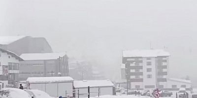 Bursa Uludağ'da kar yağışı mest etti