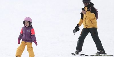 Bursa Uludağ'da kayak sezonu resmen açıldı