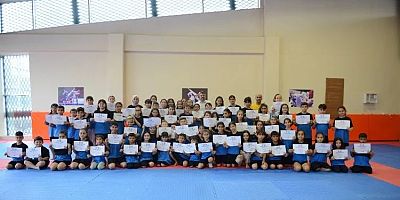 Bursa Yıldırım Yaz Spor Okulları'nda sertifika heyecanı