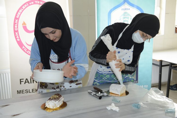 Bursa Yıldırım'da yeni nesil pastacılık eğitimi