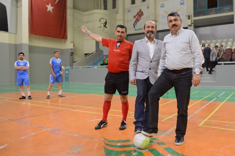 Bursa'da basın çalışanları 'futsal' ile stres attı