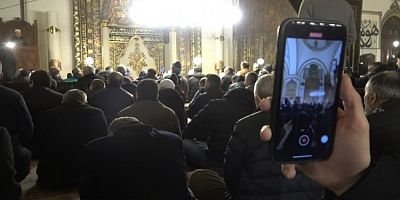 Bursalılar Ulu camii'ye akın etti