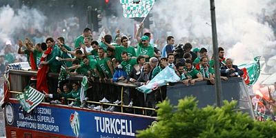 Bursaspor'un şampiyonluğuna dil uzatana kapak gibi cevap