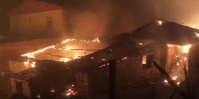Çanakkale'deki orman yangını evlere ulaştı