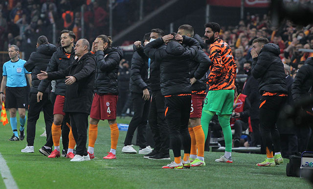 Galatasaray'a derbi hasarı