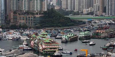 Hong Kong'un simgelerinden yüzen restoran battı