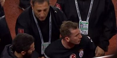 Kerem Aktürkoğlu maç sonu hakemin üzerine yürüdü