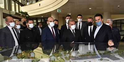 MHP Genel Sekreteri Büyükataman'dan Osmangazi Meydanı'na övgü