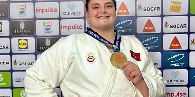 Milli judocu Hilal Öztürk'ten altın madalya!