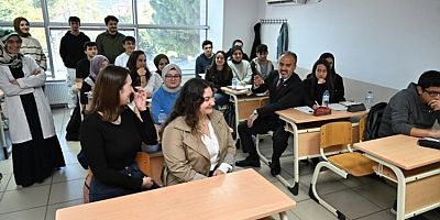 Üniversite yolundaki gençlere Bursa Büyükşehirden destek