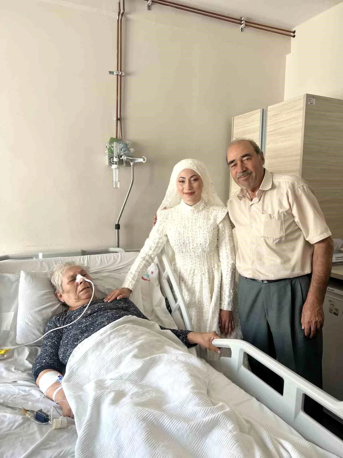 Torununun düğününe katılmak için Bursa'ya gelen yaşlı kadın hastaneye kaldırıldı