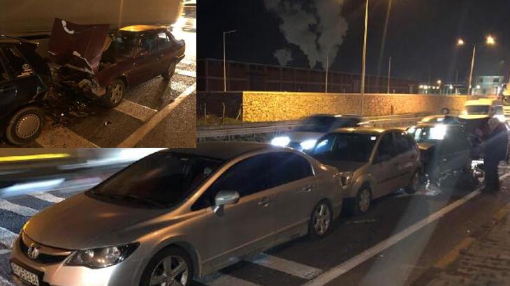 Turgutlu'da 4 otomobilin karıştığı zincirleme kazada 4 kişi yaralandı