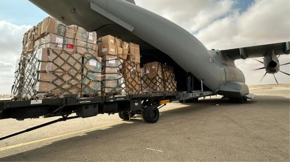 Türkiye, Gazze'ye 4 uçak dolusu yardım malzemesi gönderdi