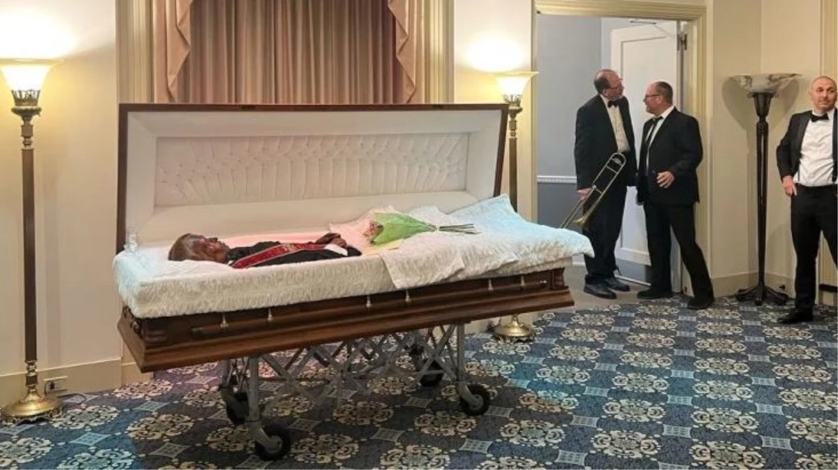 128 yıldır cenaze evinde sergilenen mumya bu hafta görkemli törenle toprağa verilecek