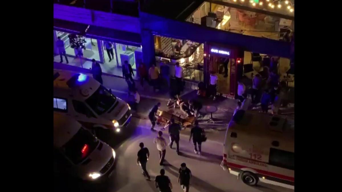 Bursa'da bıçaklanan 2 arkadaş yaralı halde kafeye gidip yardım istedi: 1 ölü, 1 yaralı