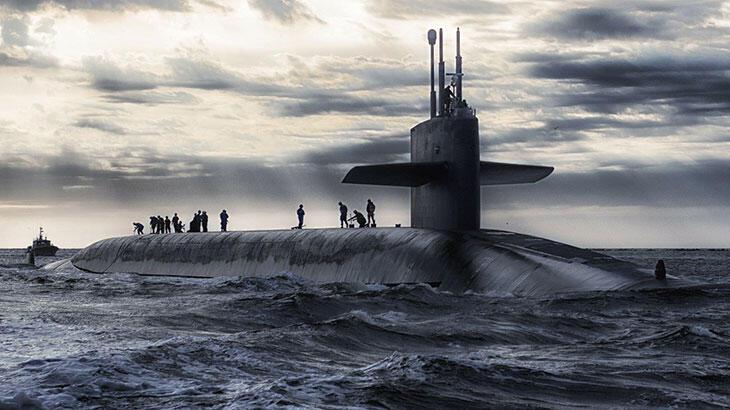 ABD denizaltısı Pasifik’te 'bilinmeyen bir cisme' çarptı