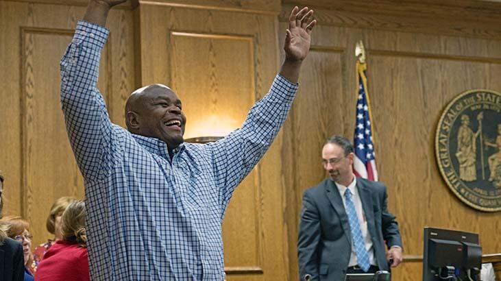 ABD'de haksız yere 24 yıl hapis yatan Sharpe affedildi