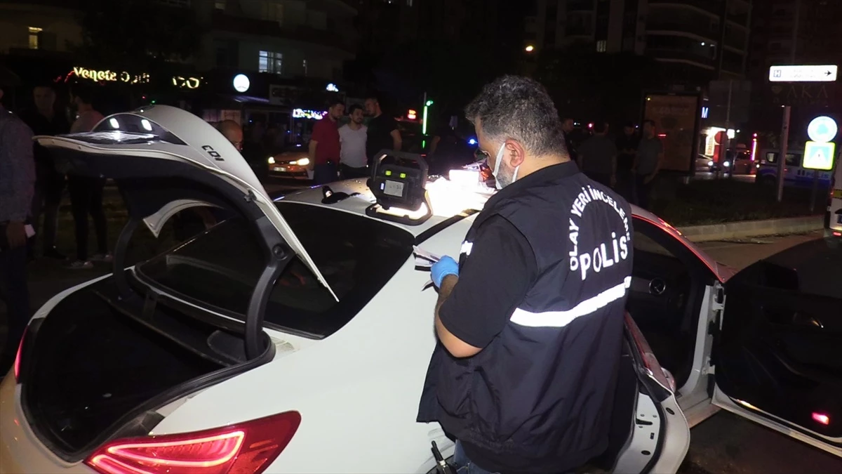 Adana'da çalıntı otomobille kaçan şüpheliler yakalandı