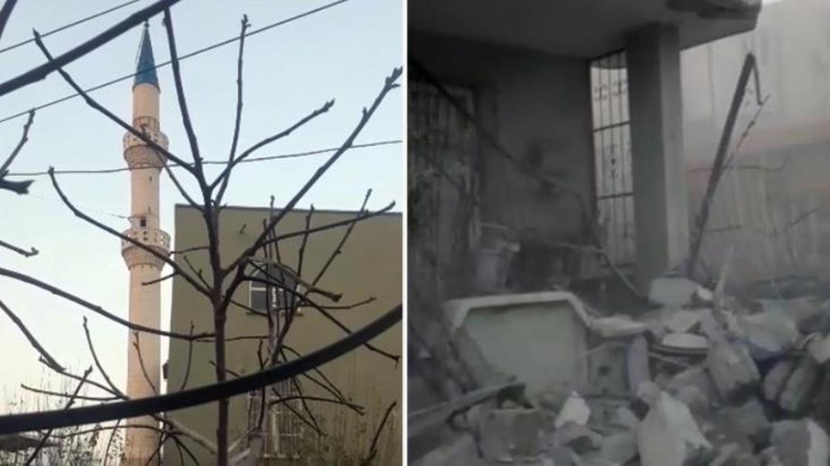 Adana'da yıkılan minare, 3 katlı evin üzerine devrildi