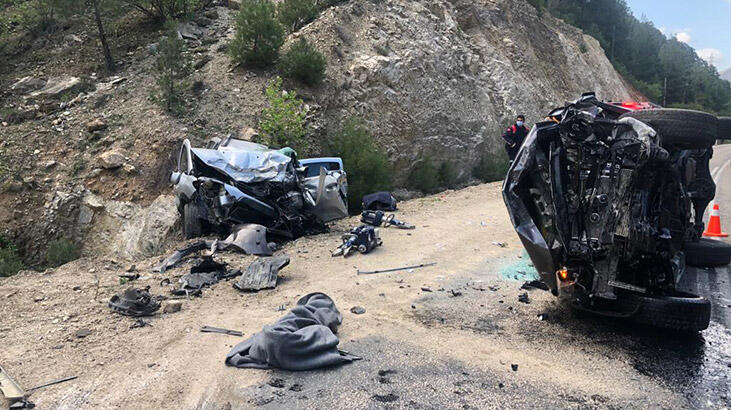 Adana'da katliam gibi kaza! Bir aile yok oldu