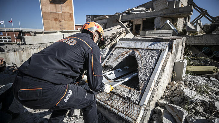 AFAD İzmir depremiyle ilgili son durumu açıkladı