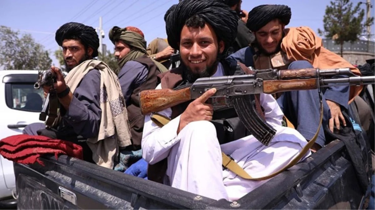 Afganistan'da Taliban, kendini büyücü olarak tanıtan 200 kişiyi yakaladı