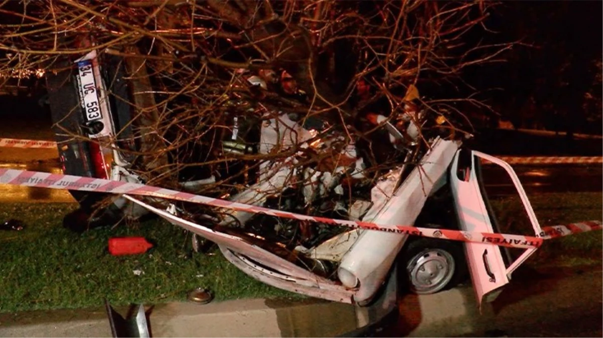 Ağaca çarpan araç ikiye bölündü: 1 ölü, 1 yaralı
