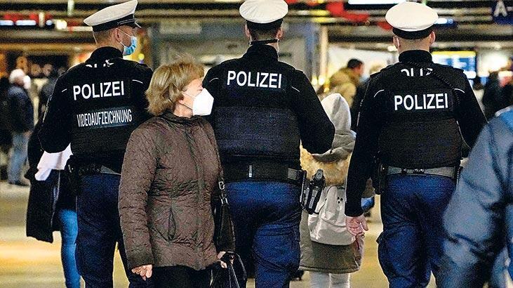 Alman polisinden skandal yazışmalar