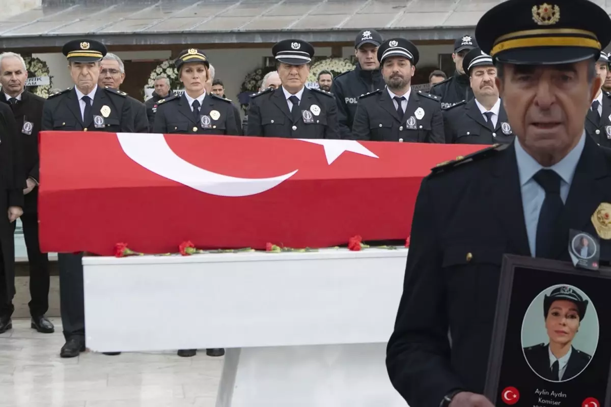 Arka Sokaklar'da şoke eden veda! 19 sezonluk hikaye gözyaşlarıyla sona erdi