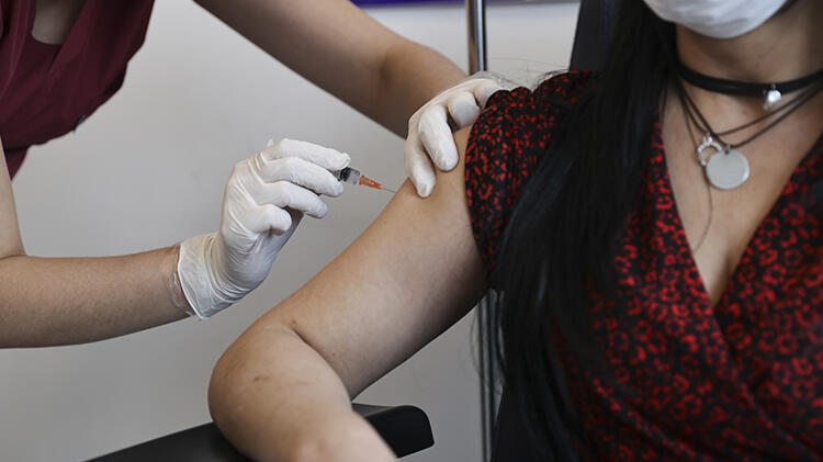 'Aşı olan kişi koronavirüse yakalanıyorsa bu mutasyonlu virüs olabilir'