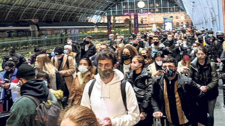 Avrupa’da mutasyon paniği! Ülkeler kapılarını kapattı! 