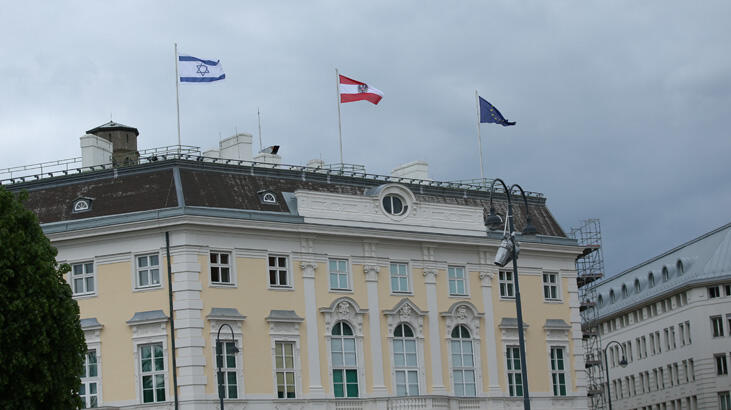 Avusturya'da İsrail bayrağı skandalı