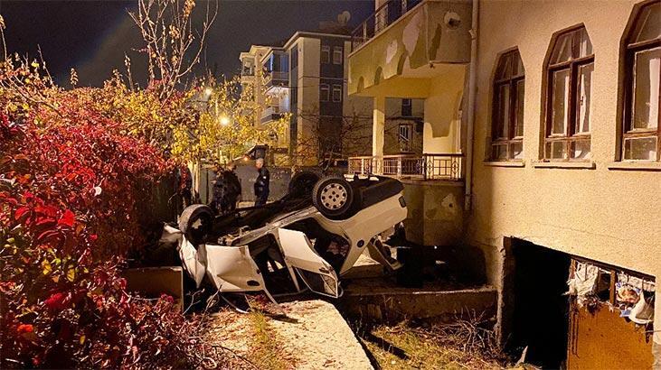 Bahçeye devrilen otomobildeki 3 genç yaralandı