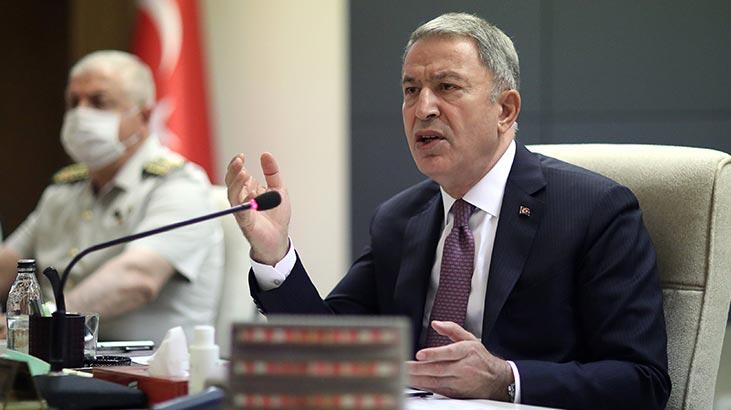 Bakan Akar, general ve amirallerle bir araya geldi!